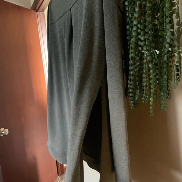 Z Supply Weekender top - Picture 6 of 6